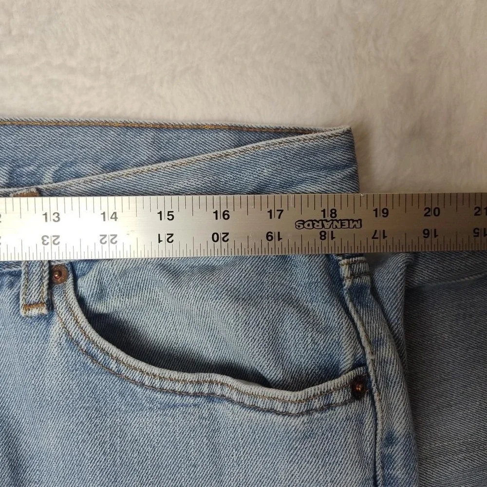 Levis 550 Jeans Mens 38x34 Light Wash Y2K Relaxed Fit‎ Tapered Leg Blue Denim